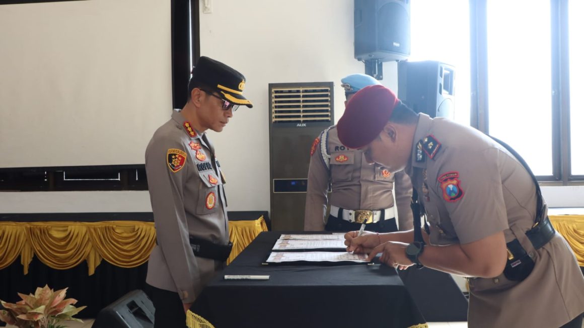 IMG-20260609-WA0014 Tiga Pejabat di Jajaran Polresta Banyuwangi Jalani Serah Terima Jabatan