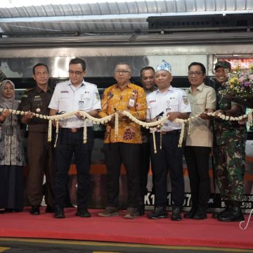 Animo Tinggi Masyarakat, KAI Daop 9 Resmi Luncurkan KA Pandalungan 2 Relasi Jember–Gambir PP Menggunakan Rangkaian Stainless Steel Modern