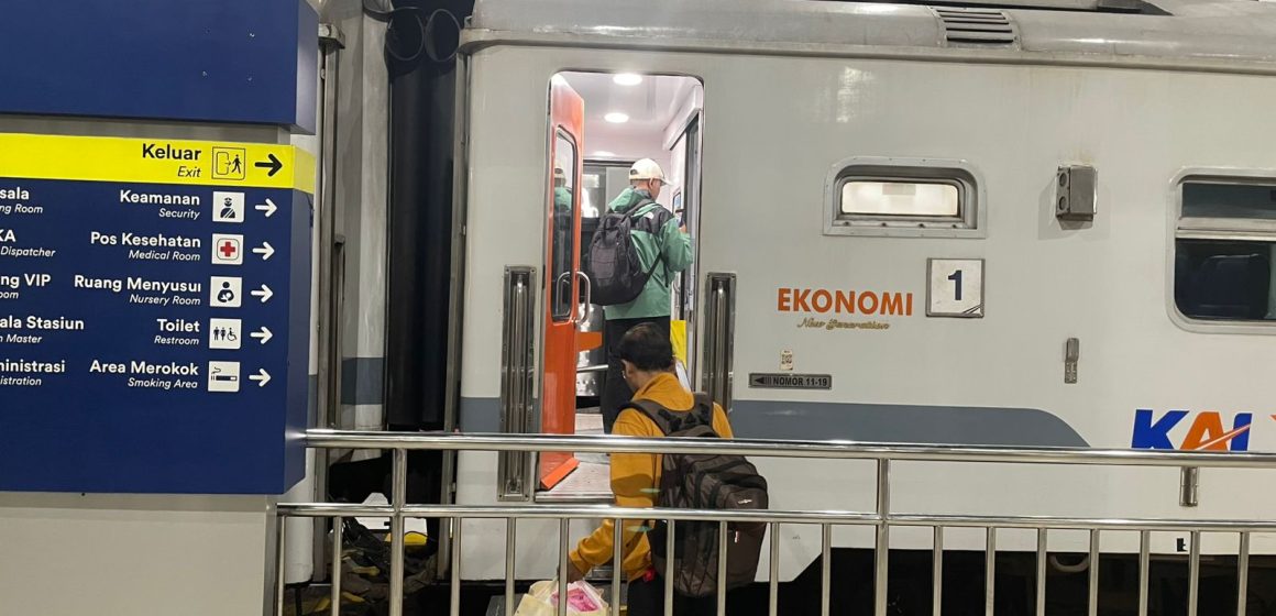 Antusiasme Libur Sekolah Tinggi, Penjualan Tiket KA Daop 9 Jember Tembus 118 Ribu