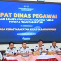 Tegakkan Aturan Tanpa Kompromi, Kalapas Banyuwangi Beri Arahan kepada Pegawai Demi Stabilitas Keamanan Lapas