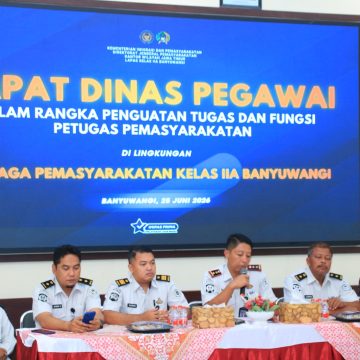 Tegakkan Aturan Tanpa Kompromi, Kalapas Banyuwangi Beri Arahan kepada Pegawai Demi Stabilitas Keamanan Lapas