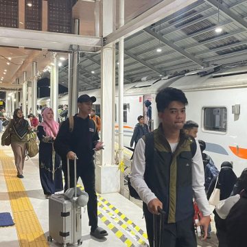 Libur Sekolah dan Akhir Pekan Dongkrak Volume Penumpang Kereta Api di Daop 9 Jember