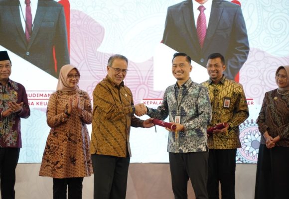 Pengukuhan Kepala OJK Jember, Perkuat Sinergi Pengembangan Sektor Jasa Keuangan di Daerah