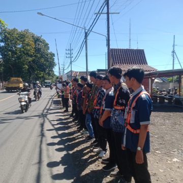 Tekan Angka Kecelakaan, KAI Daop 9 Jember Gandeng Railfans OTC Gelar Sosialisasi Keselamatan di Perlintasan Banyuwangi