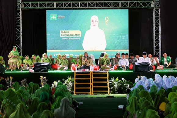 foto harlah 4 Bupati Ipuk Apresiasi Dakwah Kemanusian yang Dicanangkan Aisiyah