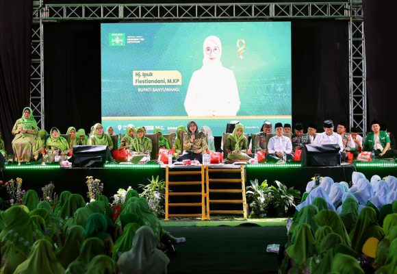 foto harlah 4 Bupati Ipuk Apresiasi Dakwah Kemanusian yang Dicanangkan Aisiyah