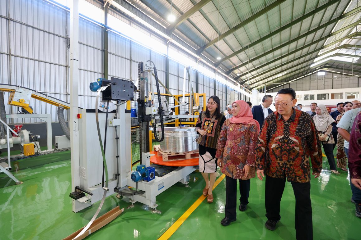 1000927588 Investasi Banyuwangi Makin Dilirik, Pabrik Kemasan Kaleng Modern Resmi Beroperasi Serap Ratusan Pekerja Lokal