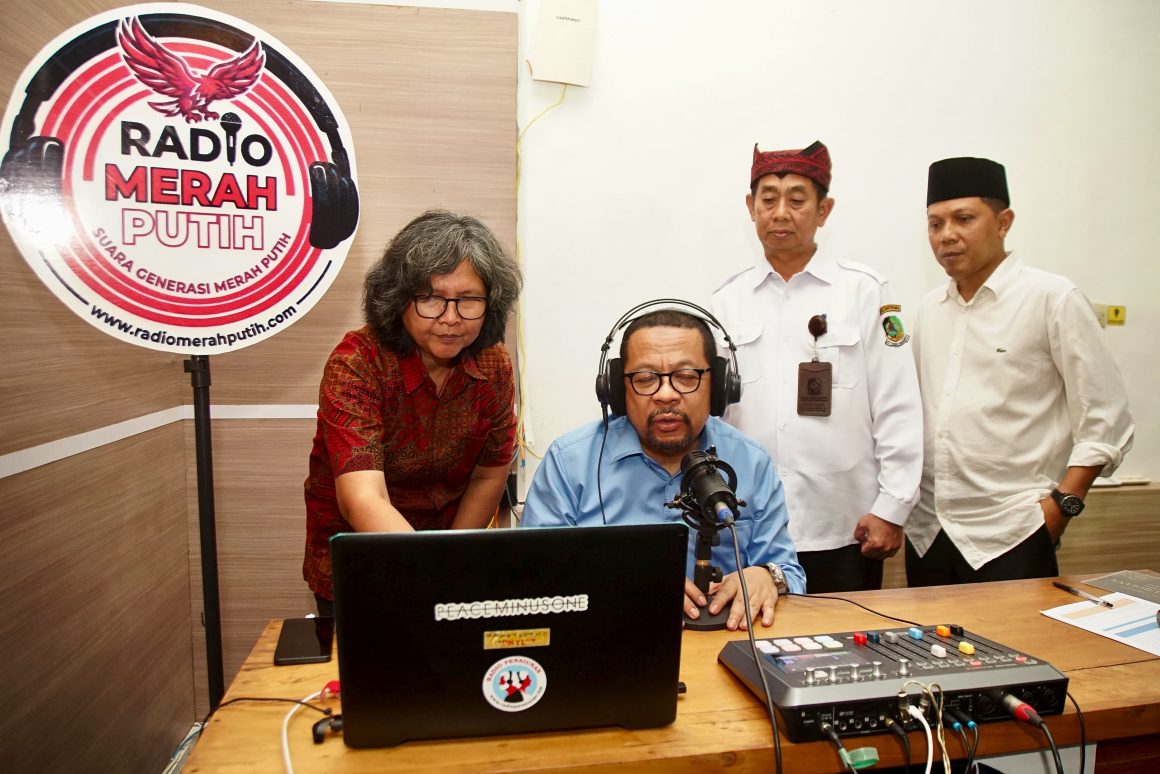 Ke Banyuwangi, Kepala Bakom RI Luncurkan Radio Koperasi Merah Putih 