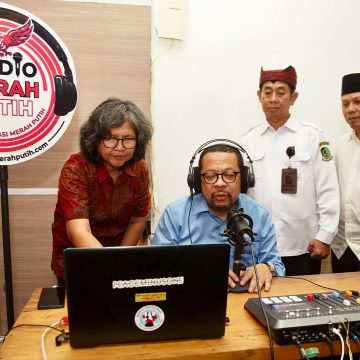 Ke Banyuwangi, Kepala Bakom RI Luncurkan Radio Koperasi Merah Putih 