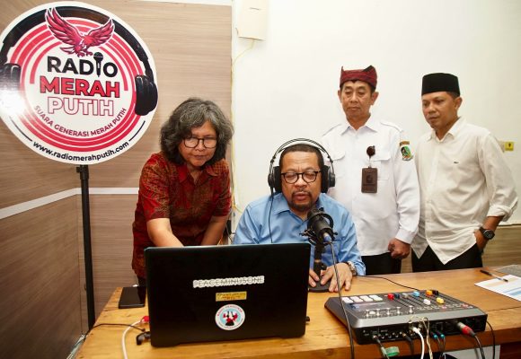 Ke Banyuwangi, Kepala Bakom RI Luncurkan Radio Koperasi Merah Putih 