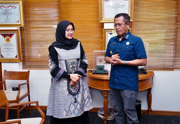 IMG-20260702-WA0009 Bupati Banyuwangi dan BNNK Luncurkan Inovasi Greeting–Closing P4GN pada Seluruh Layanan Publik