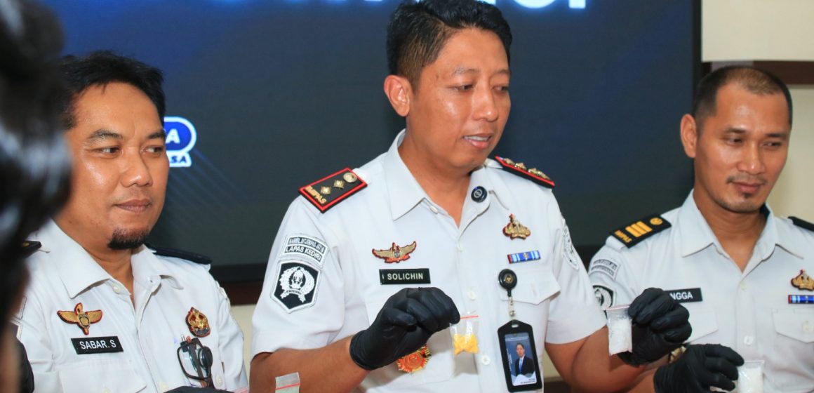 IMG-20260706-WA0032 Gagalkan Modus Lempar dari Luar Tembok, Lapas Banyuwangi Sita Lebih dari 20 Paket Diduga Narkoba