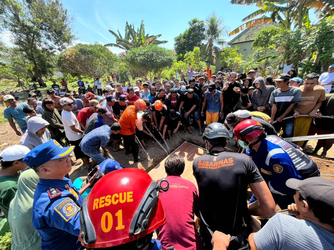Pria Obesitas Berbobot 200 Kg Meninggal di RSUD Blambangan, Evakuasi Libatkan Damkar-Basarnas