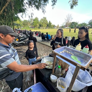 IMG-20260714-WA0012 Latihan BEC 2026 di Srono Bawa Berkah, Pedagang Camilan Panen Cuan