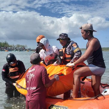 IMG-20260721-WA0015 Operasi SAR Hari Kedua, Tim SAR Gabungan Temukan Satu Korban Meninggal Kecelakaan Perahu Nelayan di Grajagan