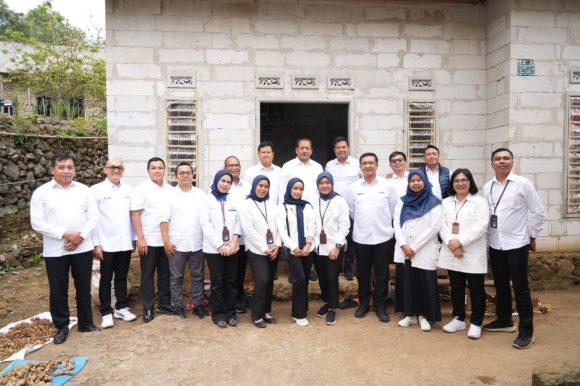 Dukung Penguatan Ekonomi Kerakyatan, Danantara Tinjau Langsung Pemberdayaan Nasabah PNM di Mojokerto