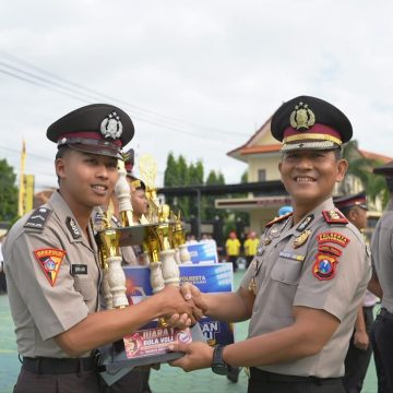 IMG-20260727-WA0005 Polresta Banyuwangi Berikan Penghargaan Juara Lomba Hari Bhayangkara ke-80, Wujud Apresiasi atas Sportivitas dan Soliditas Personel