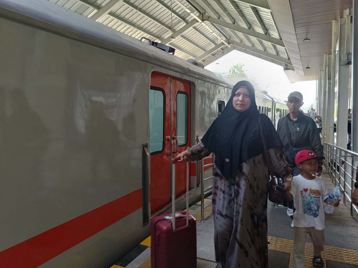 IMG20260706085315 Semester I 2026, KAI Daop 9 Jember Layani 3,51 Juta Pelanggan, Tumbuh 6,18 Persen