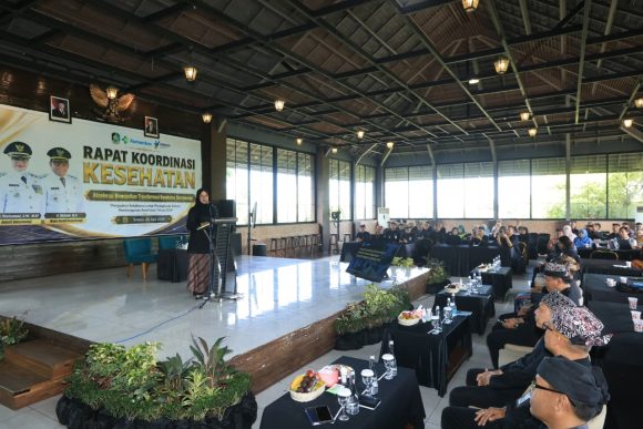 Di Tengah Keterbatasan Fiskal, Bupati Ipuk Ajak Seluruh Stakeholder Perkuat Kolaborasi Layanan Kesehatan