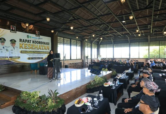 Di Tengah Keterbatasan Fiskal, Bupati Ipuk Ajak Seluruh Stakeholder Perkuat Kolaborasi Layanan Kesehatan