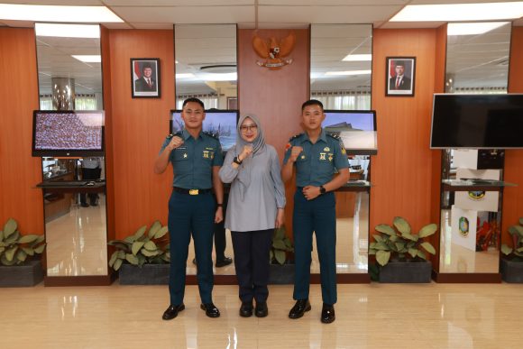 Cerita Perwira AL Asal Banyuwangi, Berkali-kali Gugur Tes Kini Jadi Lulusan Terbaik Peraih Adhi Makayasa dari Presiden 