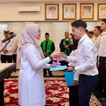 1001002021 3 Dokter Spesialis dan 17 Nakes Terima SK PNS, Perkuat Pelayanan Kesehatan Banyuwangi