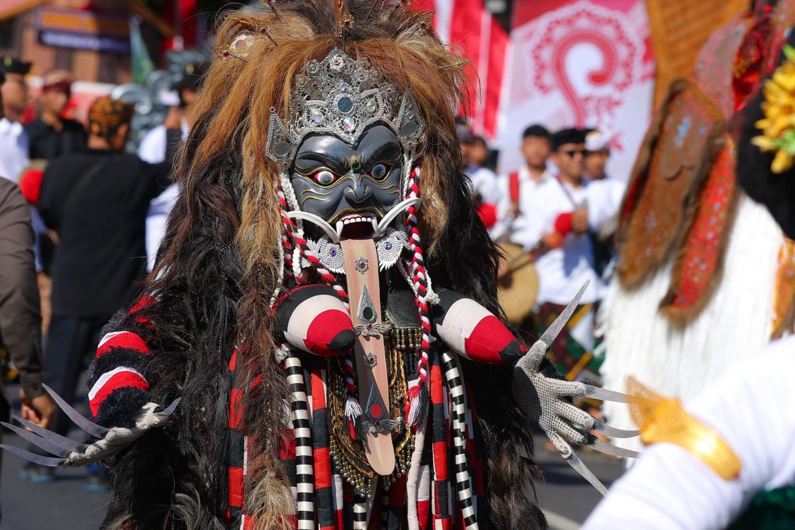 1001003985-1 Tampilkan Pesona Budaya Nusantara, Karnaval Kebangsaan Banyuwangi 2026 Berlangsung Meriah