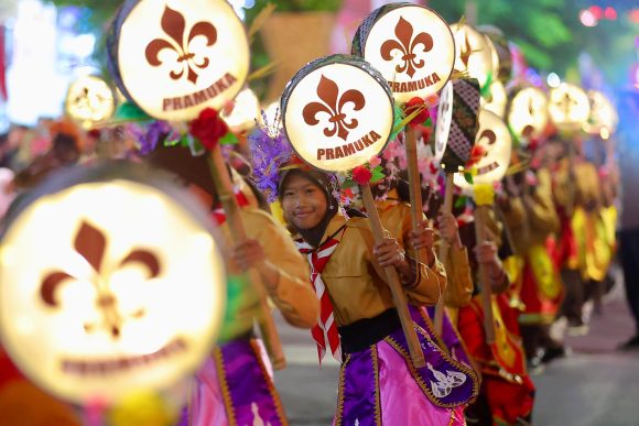1001005559 Angkat Kekayaan Budaya Blambangan, Pawai Lampion Hiasi Malam Banyuwangi