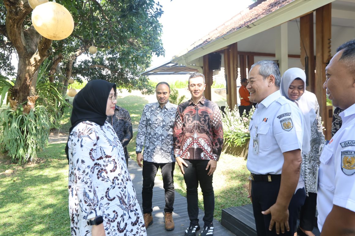 KAI Bersama Pemkab Banyuwangi akan Bangun Kantong Parkir Atasi Kemacetan Pelabuhan Ketapang