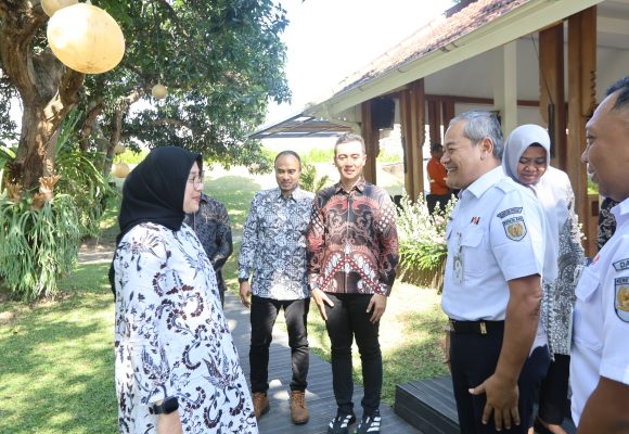 1001019600 KAI Bersama Pemkab Banyuwangi akan Bangun Kantong Parkir Atasi Kemacetan Pelabuhan Ketapang