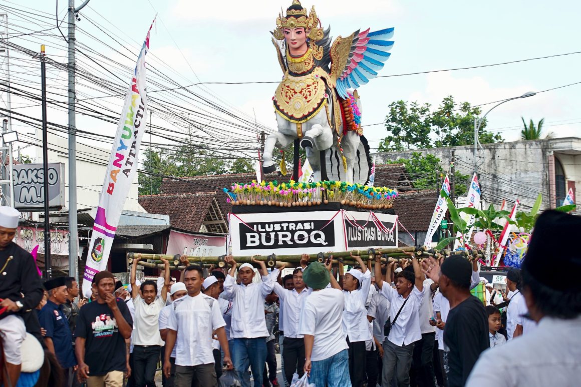 Endog-Endogan Desa Kembiritan Banyuwangi, Tradisi Maulud Nabi yang Terus Dirawat Warga