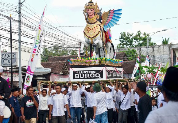 1001028445 Endog-Endogan Desa Kembiritan Banyuwangi, Tradisi Maulud Nabi yang Terus Dirawat Warga