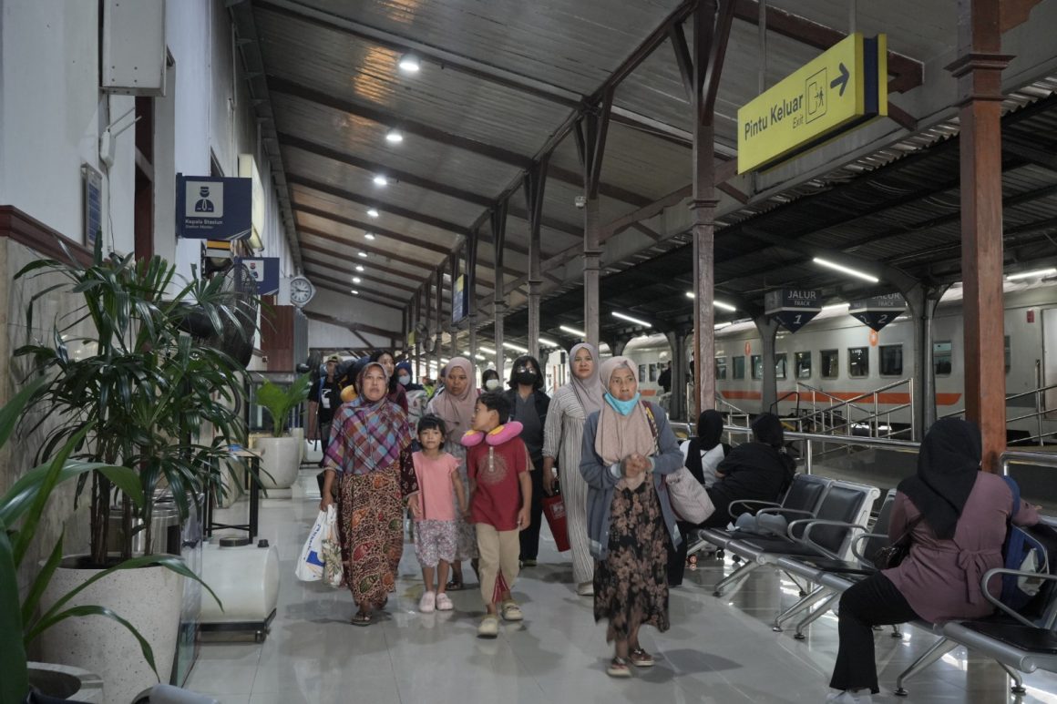IMG-20260801-WA0010 KAI Daop 9 Jember Catat Peningkatan Penumpang Lansia dan Difabel pada Semester I 2026, Bukti Layanan Transportasi Semakin Inklusif