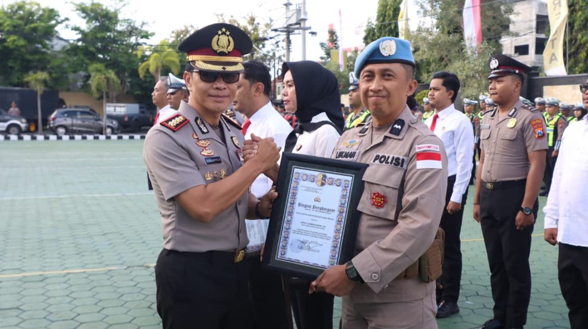 IMG-20260810-WA0008 Dari Pelayanan Masyarakat hingga Prestasi Internasional, Kapolresta Banyuwangi Beri Penghargaan kepada Personel Berprestasi