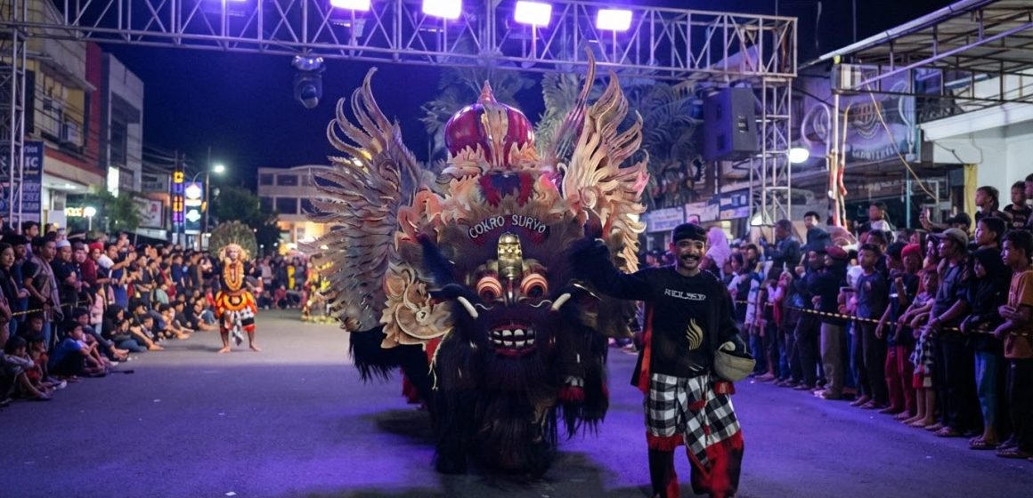 From Local to Global, Atraksi Barong Kumbo Banyuwangi Pukau Ribuan Pasang Mata di Kebumen Fest 2026