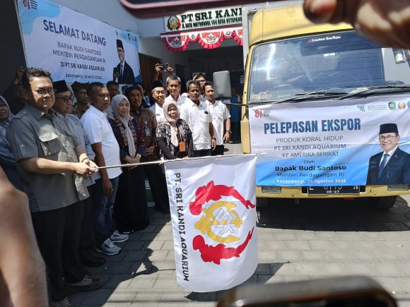 IMG20260828123404 Mendag Lepas Ekspor Koral Hias Senilai 2.500 USD Hasil Budidaya Banyuwangi ke Amerika
