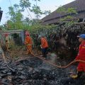 Naas. Terbaring Sakit, Rumah Seorang Kakek di Banyuwangi Malah Terbakar