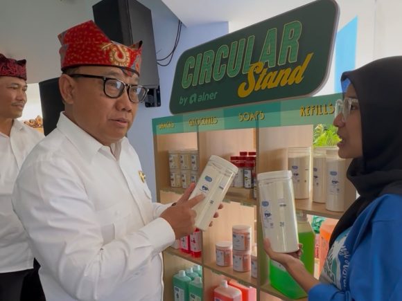 1001050891 Kurangi Sampah dari Sumbernya, Banyuwangi Kembangkan Ekosistem Produk Guna Ulang