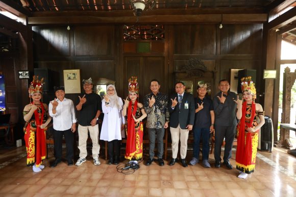 1001094757 Digelar 24 Oktober, Mengusung Konsep Baru “Gandrung Sewu Banyuwangi” Dilaksanakan Malam Hari