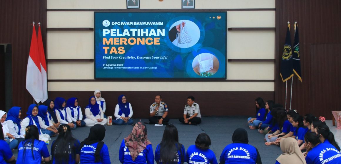 Karya Cantik Dari Balik Lapas Banyuwangi, Warga Binaan Pelajari Seni Meronce Tas Bersama IWAPI