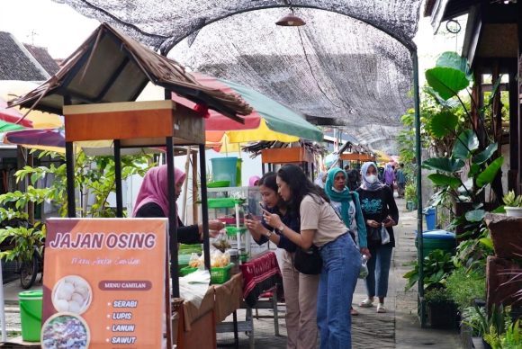 IMG-20260903-WA0020 Mengenal Snackpacking, Tren Berwisata Sambil Jelajah Pasar Tradisional di Banyuwangi yang Kian Digandrungi