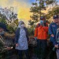Pantau Langsung Kebakaran Kawah Ijen, Bupati Ipuk Ajukan Helikopter Water Bombing