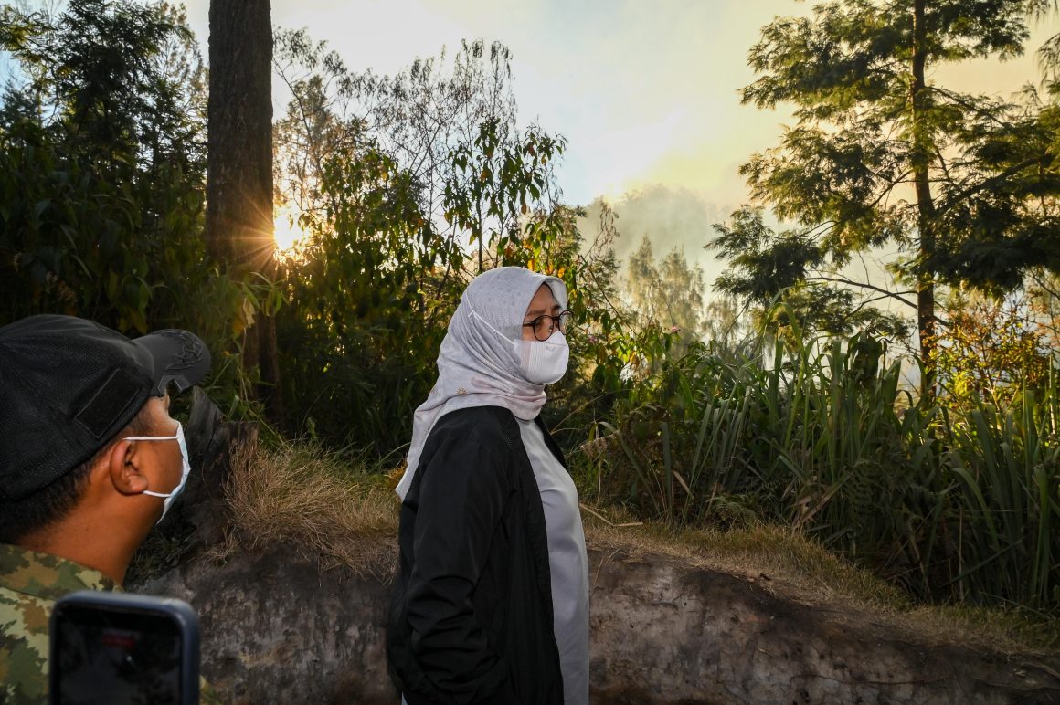 Bupati Ipuk Tetapkan Tanggap Darurat Bencana Karhutla Kawah Ijen
