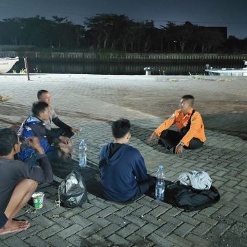 Enam Nelayan Selamat Setelah Kapal Tenggelam di Perairan Bomo