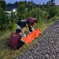 Berjalan di Jalur Kereta Api,  OTK Tertemper KA Pandanwangi dan MD di Lokasi