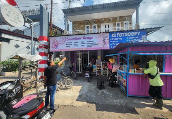 IMG-20260922-WA0033 Masuk Lewat Tiang Listrik, Pencurian Toko-Salon di Genteng Terungkap Kurang dari 24 Jam