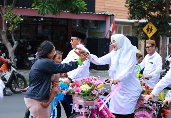 WhatsApp Image 2026-09-10 at 18_02_27 (3) Pawai Endhog-Endhogan Maulid Nabi di Banyuwangi, Ribuan Telur Dibagikan pada Warga