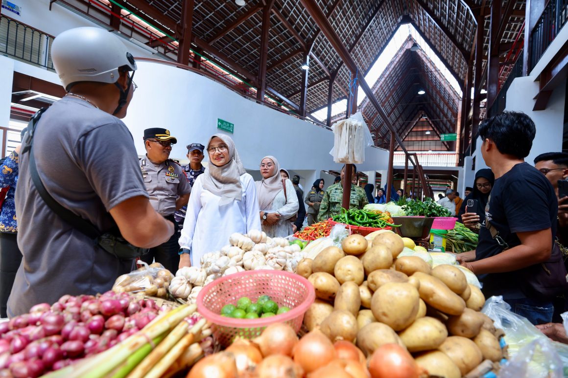 Pasar Banyuwangi Mulai Beroperasi, Pedagang Langsung Berjualan