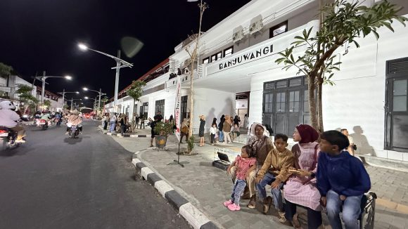 1001118650 Tawarkan Vibes Heritage, Pasar Banyuwangi Kini Jadi Jujugan Anak Muda Saat Malam Hari