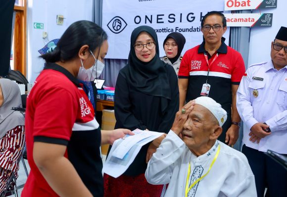 1001120595 Kolaborasi dari Pemkab Banyuwangi, PMI, dan JFF, Operasi Katarak Gratis Telah Bantu 4.869 Warga